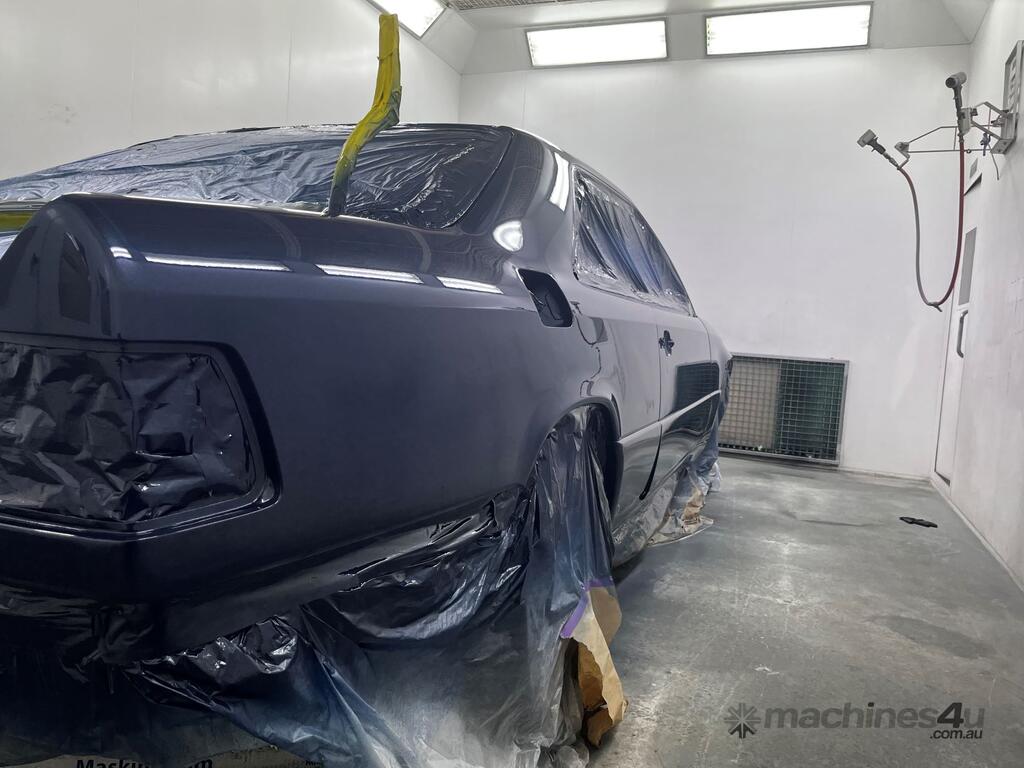 Used 2003 Spray N Bake Spray Booth for Trucks Cars Spray booths in