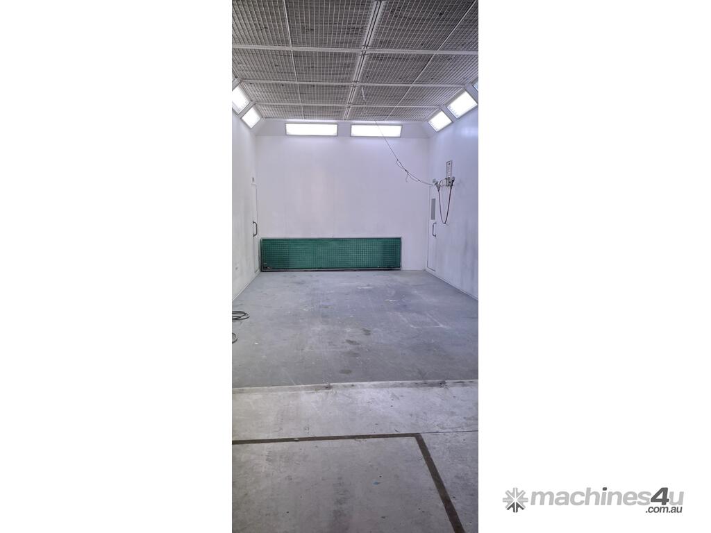 Used 2003 Spray N Bake Spray Booth for Trucks Cars Spray booths in