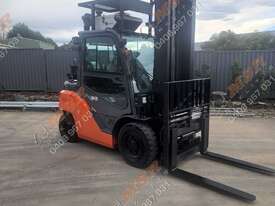 Toyota 3.5T Forklift Fully Enclosed Cabin - picture0' - Click to enlarge