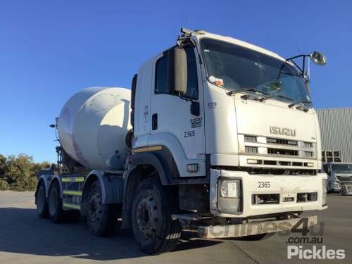 2015 Isuzu FYJ 2000 Cement Agitator