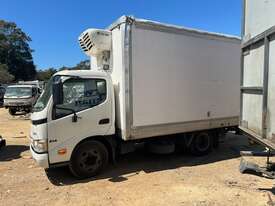 2010 HINO DUTRO 2207 JHHAB03H00K001148 - picture2' - Click to enlarge