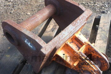 14-32 ton (80mm / 62.5mm pin) Auger Headstock Hitch Mount Excavator