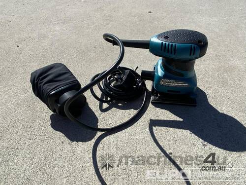 Unused Makita BO4556 Finishing Sander 200W