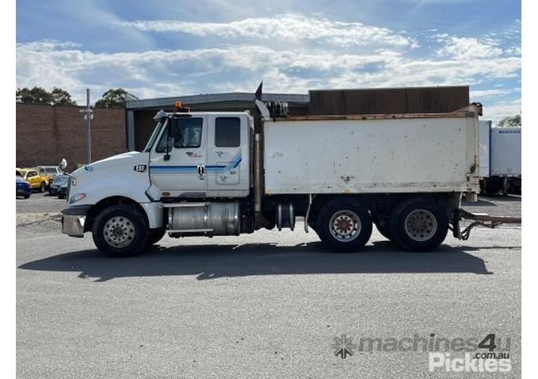 Buy Used 2010 Caterpillar 2010 Caterpillar CT 700-15L Tipper Sleeper ...