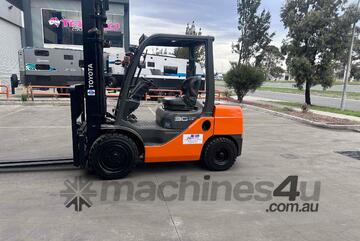 3.0 tonne Toyota forklift for sale