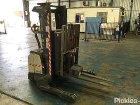 Crown SHR5520 Walk Behind Forklift - picture2' - Click to enlarge