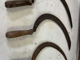 QTY OF 4 SCYTHES (3 SMALL & 1 LARGE) - picture1' - Click to enlarge