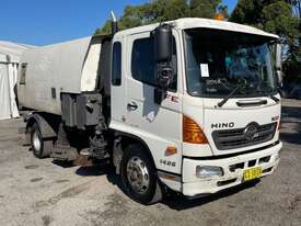 2016 Hino FE500 1426 Dual Control Road Sweeper - picture0' - Click to enlarge