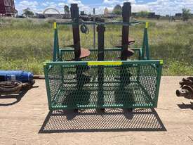 Cage with Augers - picture2' - Click to enlarge