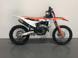 2022 KTM 350 SX-F - picture0' - Click to enlarge