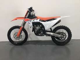 2022 KTM 350 SX-F - picture2' - Click to enlarge