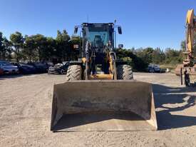 2018 Case 621F Articulated Wheeled Loader - picture0' - Click to enlarge