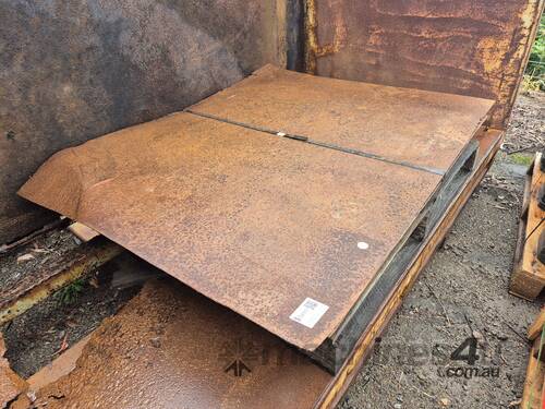 Quantity of Steel Plates (Unreserved)