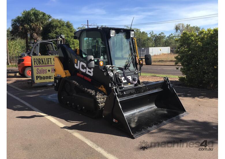 caption JCB 215T Skid Steer 74 hp, 1360 kg LoadCap. 115 L Oil Flow, Side Door Entry