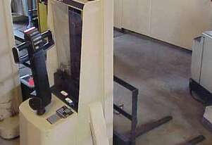 Crown 20MT90A Power Drive Walkie Stacker 1000KG