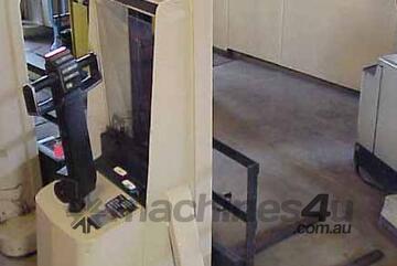 Crown 20MT90A Power Drive Walkie Stacker 1000KG Crown 20MT90A Power Drive Walkie Stacker 1000KG