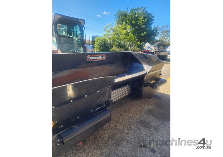 Refurbished Skid Steer Shoulder Paver w/ Right Hand Feed - ShoulderMaster SM2100