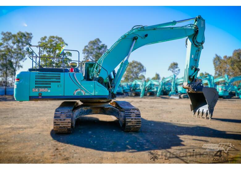caption KOBELCO SK350LC-10 EXCAVATOR