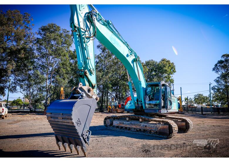 caption KOBELCO SK350LC-10 EXCAVATOR