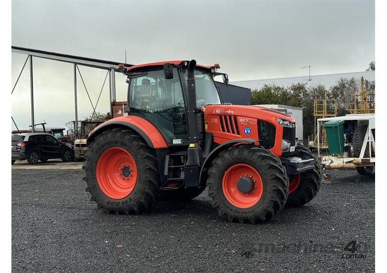 caption KUBOTA M7 DELUXE