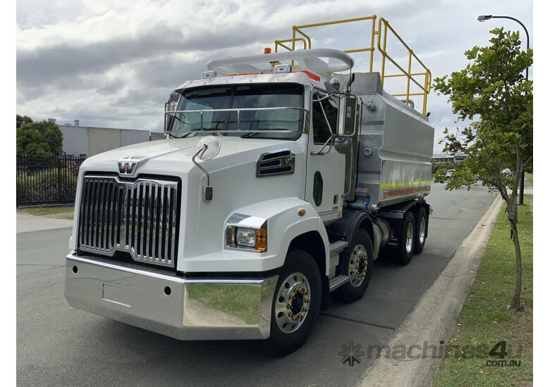 Western Star 4700 Water truck Truck