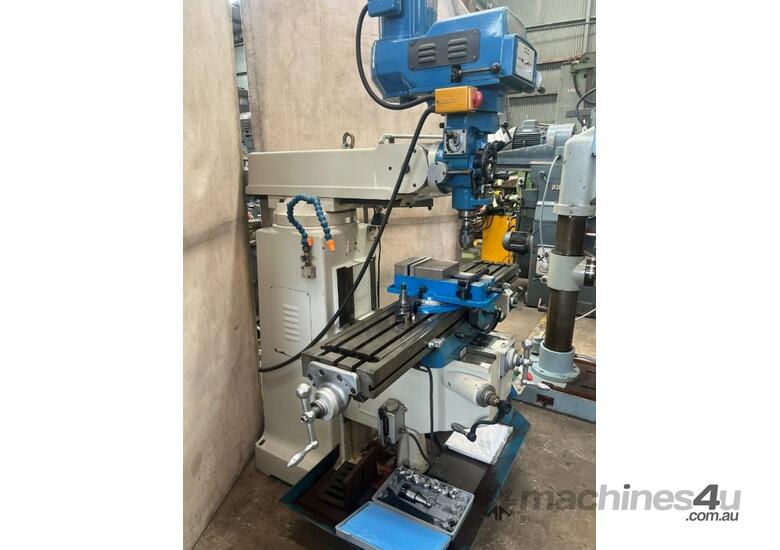 HAFCO Metal Master BM-40V turret milling machine with DRO & tooling