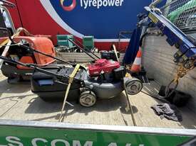 Honda Lawn Mower - picture1' - Click to enlarge