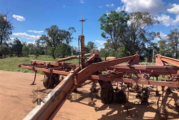 New Holland   trashfarmer 12 m