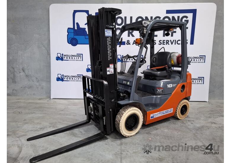 Wollongong Forklift: 2015 Toyota 1.8T LPG, Non-Marking Tyres, 3 Stage Container Mast, 4.7m Lift!