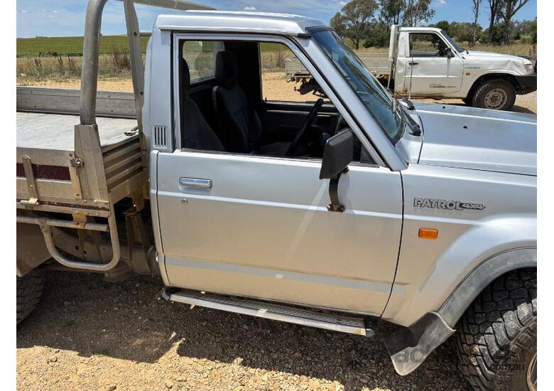 caption 1992 Nissan Patrol ute