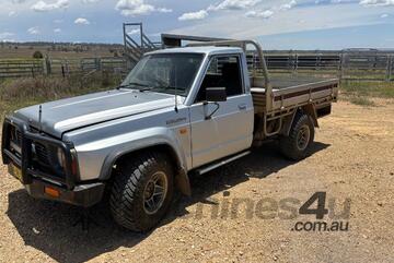 Nissan 1992   Patrol ute