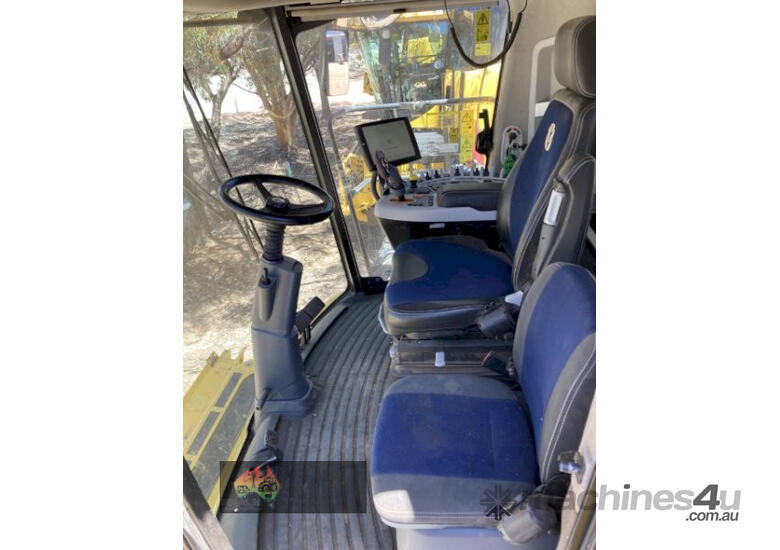 caption (8745) 2018 CR9.90 WITH 45' MACDON FD75 (Wepowie, SA)