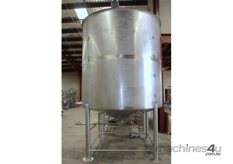 caption Stainless Steel Mixing Tank.