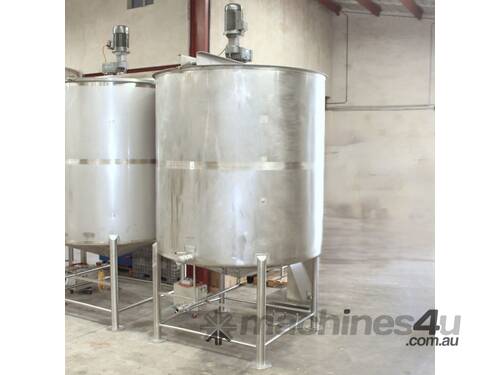 caption Stainless Steel Mixing Tank.