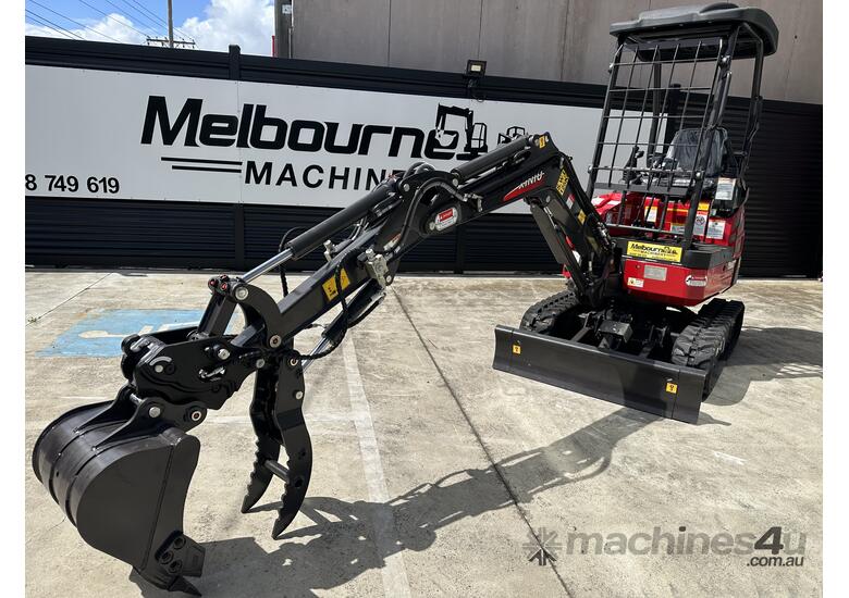 caption Mini Excavator 1.8 T RHINOCEROS XN18 Package Deal, 3 Cyl Japanese Engine