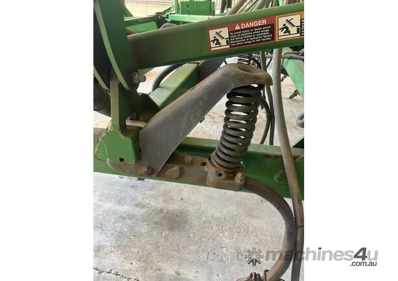 caption 2010 John Deere 1830 Air Drills