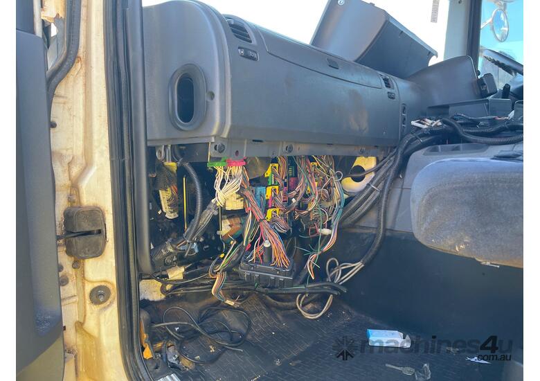 caption 2007 Scania P series Cab Chassis
