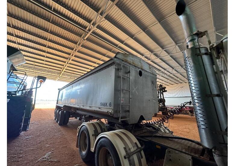 caption Aluminum Tipper