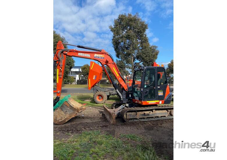 caption 2018 Kubota Kx080