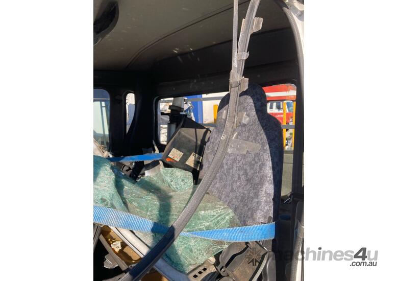 caption 2002 Nissan Diesel MKB210 Table Top