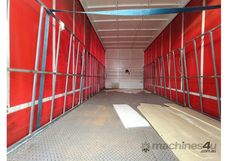 2017 Mitsubishi Fuso Canter 7/800   4x2 Curtainsider