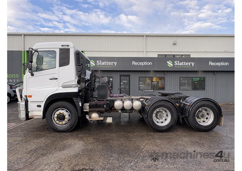 caption 2016 UD GW 26 420 6x4 Prime Mover (Auto)
