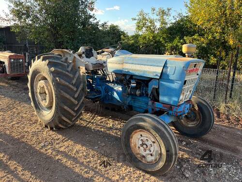 Ford 4000