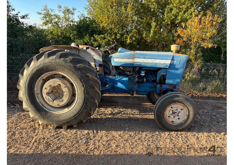 caption Ford 4000