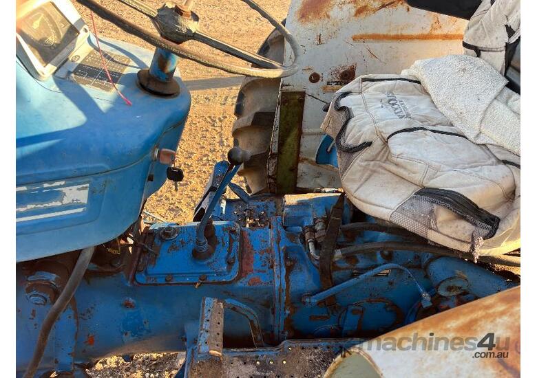 caption Ford 4000