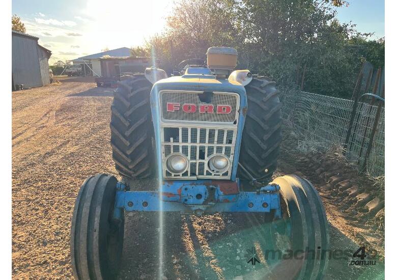 caption Ford 4000