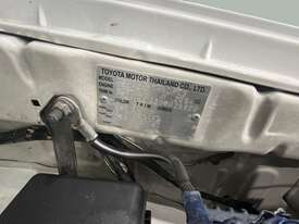2007 Toyota Hilux Workmate (4x2) Single Cab Ute (MY05) - picture2' - Click to enlarge
