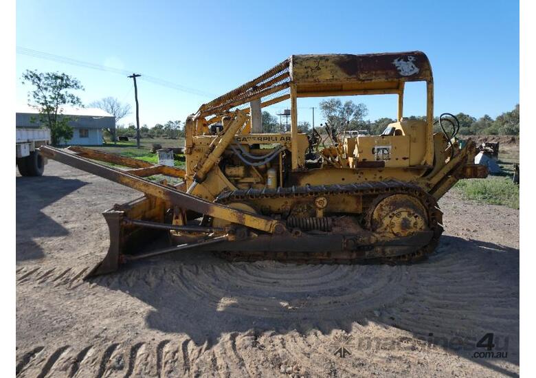 caption CAT DOZER