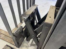 2004 Crown WR3000 Electric Forklift - picture1' - Click to enlarge