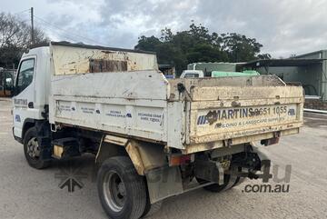 2015 Mitsubishi Fuso Canter 715 Tipper